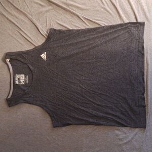 2 Men's tank tops Size M